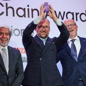 Il premio Best Education ritirato da Confindustria moda (e ritirato dal presidente Ercole Botto Poala insieme con Paolo Bastianello, presidente del Comitato education